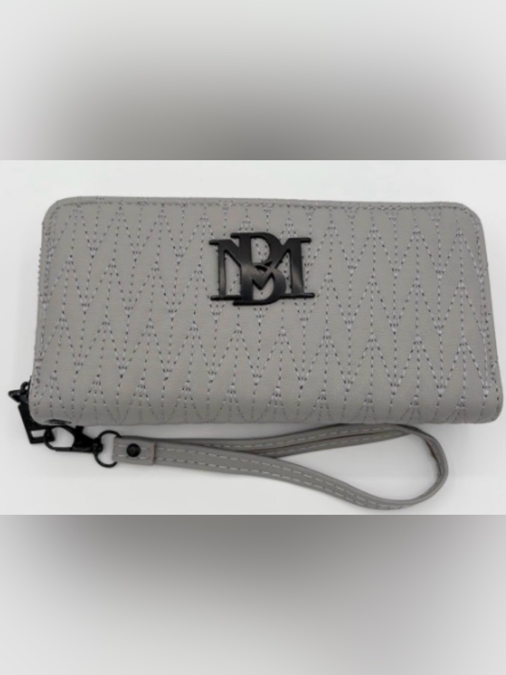 NWT Badgley Mischka Light Gray Quilted Wristlet with Black Logo